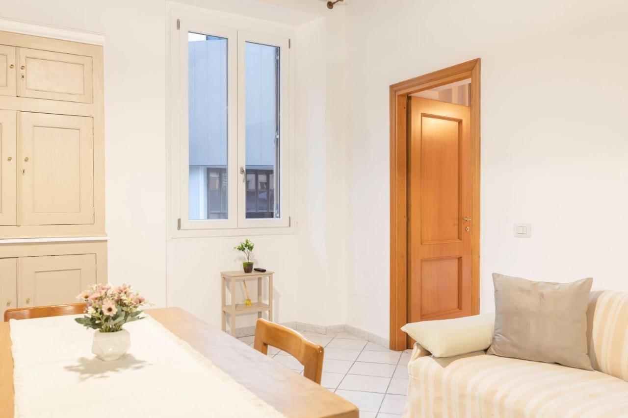 Infinity House - Cagliari Centro Apartment Bagian luar foto